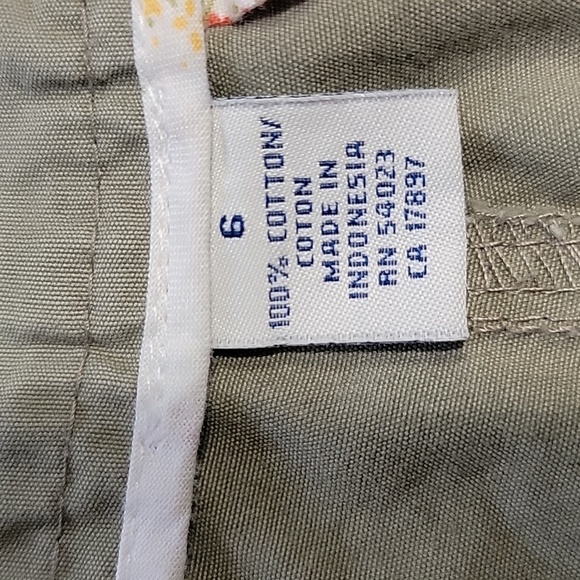 Old Navy Size 6 Khaki Green Just Below Waist Chino Shorts, Gently Used Condition - Picture 11 of 11